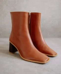 ALOHAS Boots><noscript><img width=