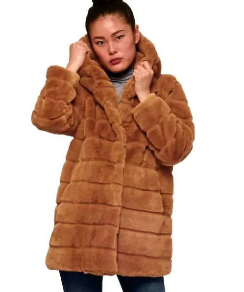 APPARIS Jackets>Hazel Faux Fur Coat Camel