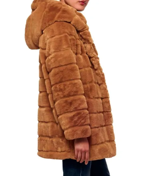 APPARIS Jackets>Hazel Faux Fur Coat Camel
