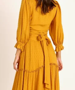 Auguste the Label Tops><noscript><img width=