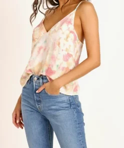 Auguste the Label Tops><noscript><img width=