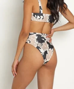 Beach Riot Bikinis><noscript><img width=