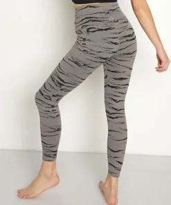 Beyond Yoga Bottoms><noscript><img width=