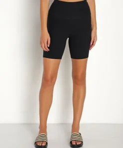 Beyond Yoga Bottoms>Spacedye Team Pockets High Waisted Biker Short Dark