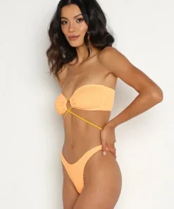 Bond-Eye Bikinis><noscript><img width=