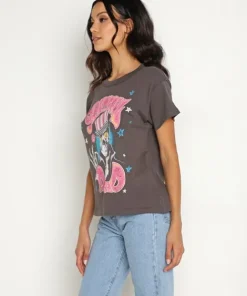 Daydreamer Tops><noscript><img width=
