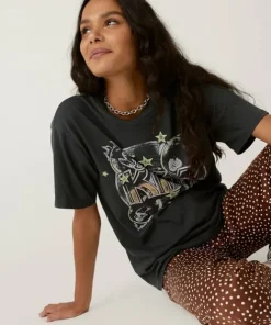 Daydreamer Tops><noscript><img width=