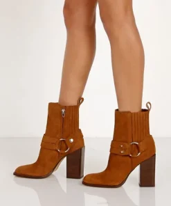Dolce Vita Boots>Isara Suede Boot Brown