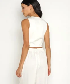 DONNI. Tops><noscript><img width=