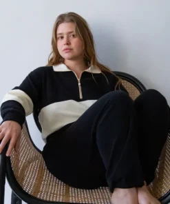 DONNI. Knits><noscript><img width=