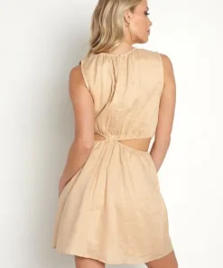Faithfull the Brand Dresses><noscript><img width=