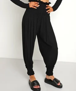 Indah Pants><noscript><img width=