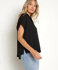 Indah Tops><noscript><img width=