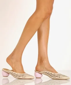 Jaggar Heels | Flats><noscript><img width=