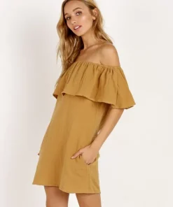Jen's Pirate Booty Dresses><noscript><img width=