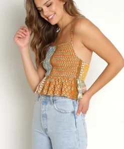 Jen's Pirate Booty Tops><noscript><img width=