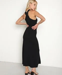Line & Dot Dresses><noscript><img width=