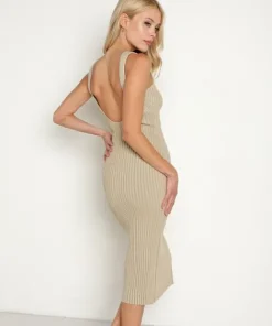 Line & Dot Dresses><noscript><img width=