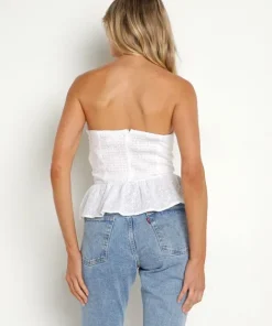 Line & Dot Tops><noscript><img width=