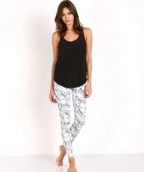 Onzie Tops>Glossy Flow Tank Black