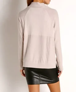 Richer Poorer Tops><noscript><img width=