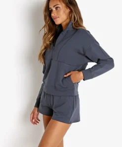 Richer Poorer Shorts><noscript><img width=