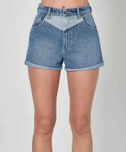 Rollas Shorts><noscript><img width=