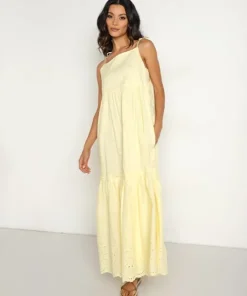 Saint Helena Dresses>Holly Holiday Maxi Dress Plumeria