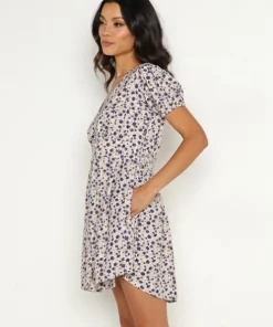 Saint Helena Dresses><noscript><img width=