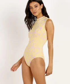 Seea One Pieces><noscript><img width=