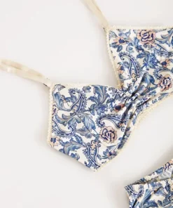Spell Bras><noscript><img width=