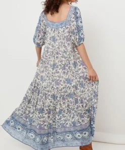 Spell Dresses><noscript><img width=