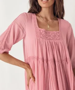 Spell Dresses><noscript><img width=