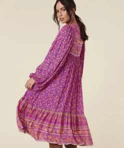 Spell Dresses><noscript><img width=