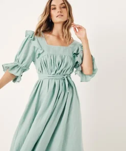 Spell Dresses><noscript><img width=