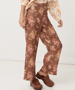 Spell Pants><noscript><img width=