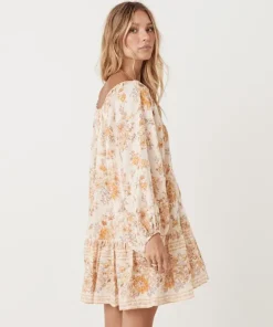 Spell Dresses><noscript><img width=