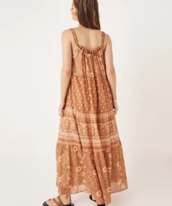 Spell Dresses><noscript><img width=