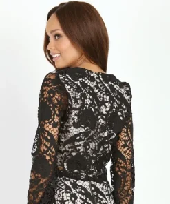 Stone Cold Fox Tops><noscript><img width=