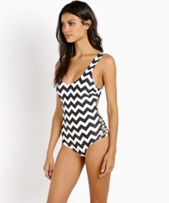 Tori Praver One Pieces><noscript><img width=