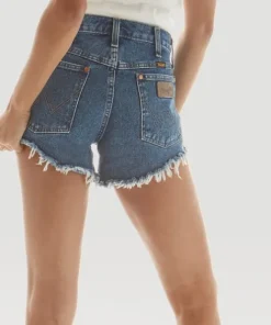 Wrangler Shorts><noscript><img width=
