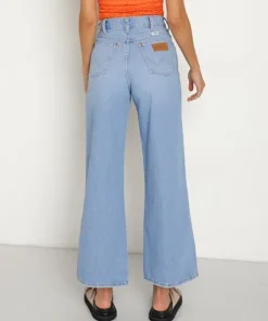 Wrangler Pants><noscript><img width=